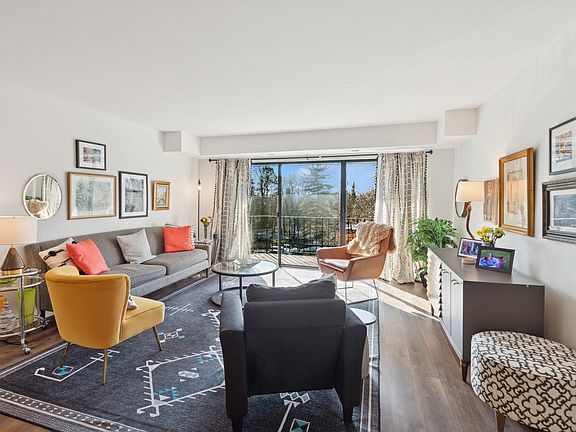 4th image of 235 Ridge Rd APT 4J