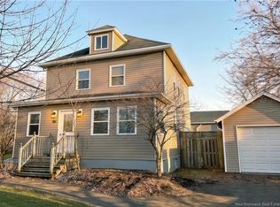114 Pleasant St, Moncton, NB E1A 2V2