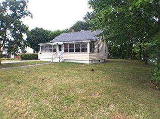 46 Orchard St, Dracut, MA 01826