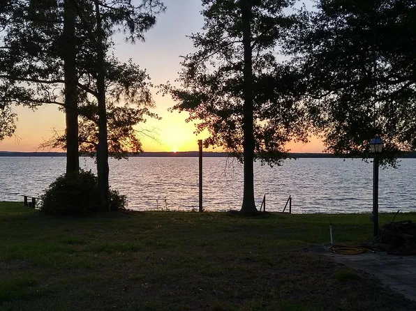 82 Lakeview Dr, Fort Gaines, GA 39851