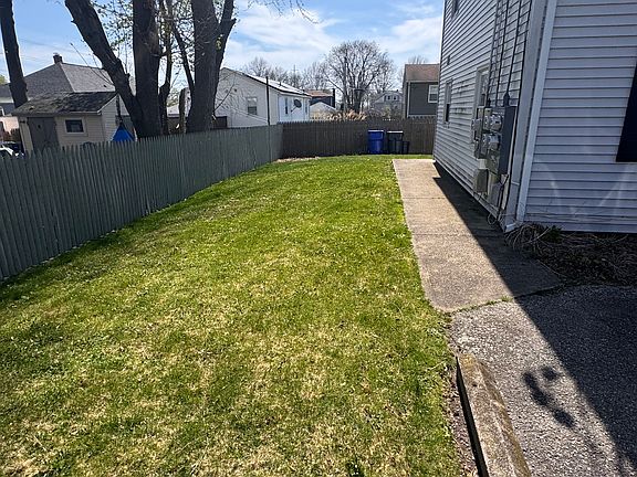 3rd image of 243-245 Quarry St #1A
