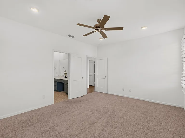 114 Drovers Dr — Photo 17