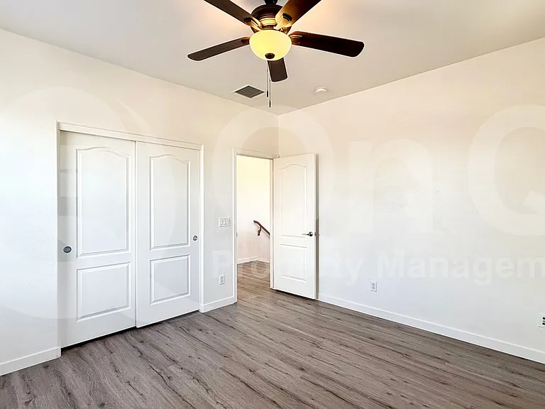 1195 E Gail Dr — Photo 27