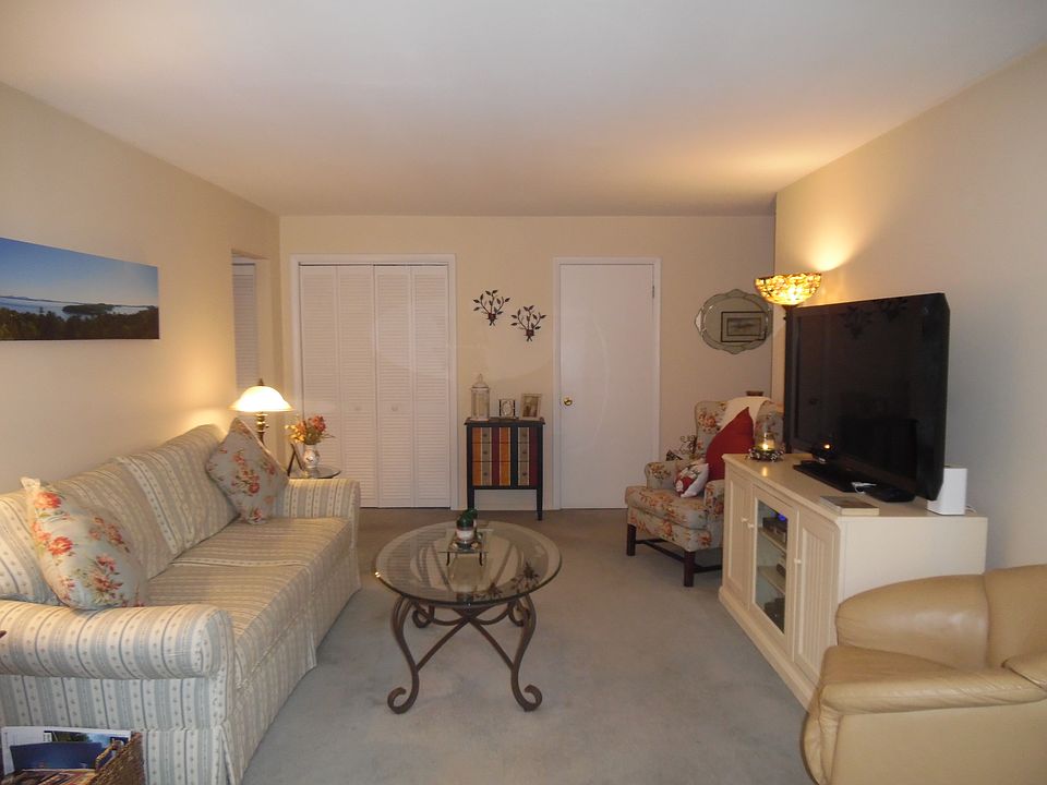 1st image of 83 Sycamore Dr
