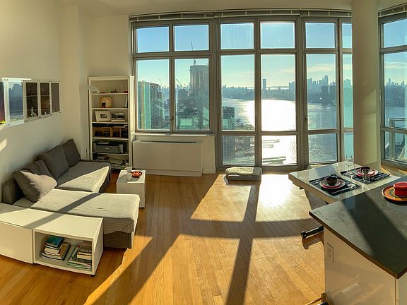 5th image of 4545 Center Blvd #13