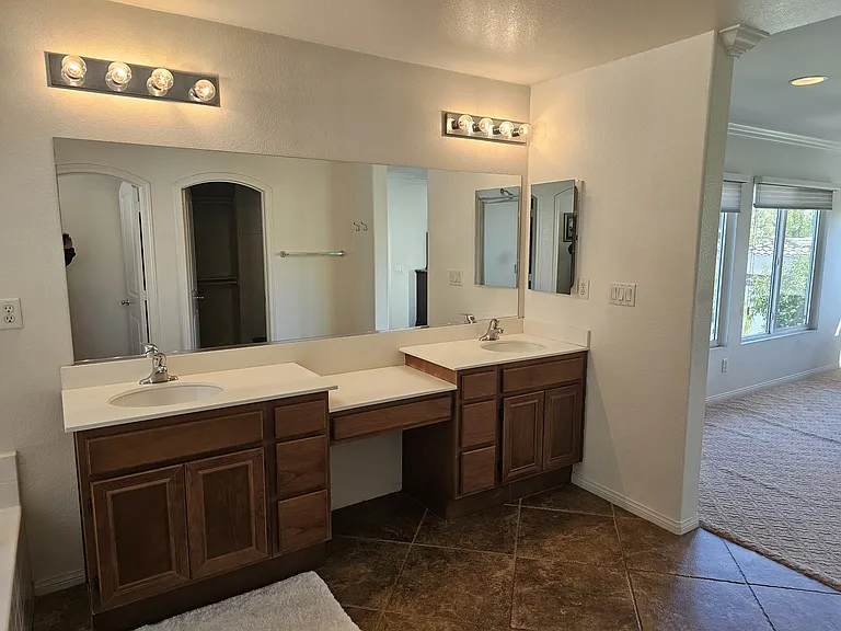 25055 Acorn Ct — Photo 9