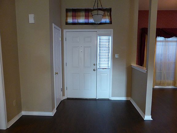 4th image of 4703 Oxford Dr