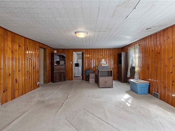 2nd image of 143 Valley View Rd