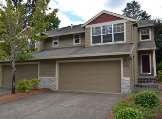 8692 NE Rockspring St, Hillsboro, OR 97006
