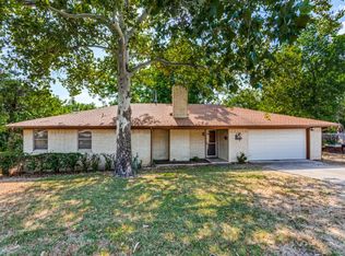 1515 Roberts Cut Off Rd, River Oaks, TX 76114