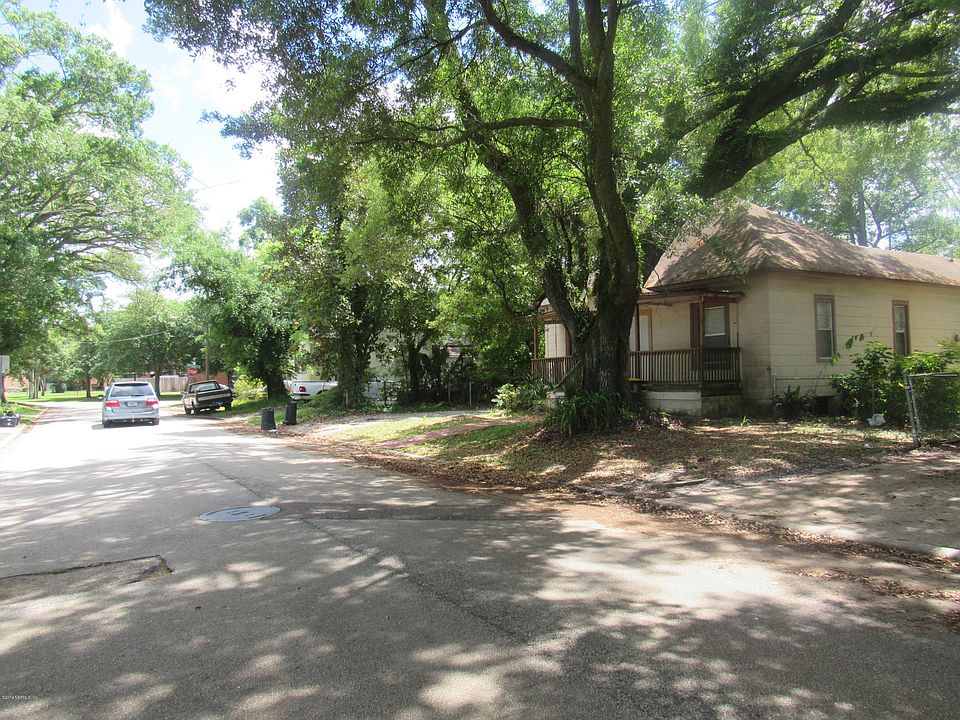 2nd image of 2437 Wylene St
