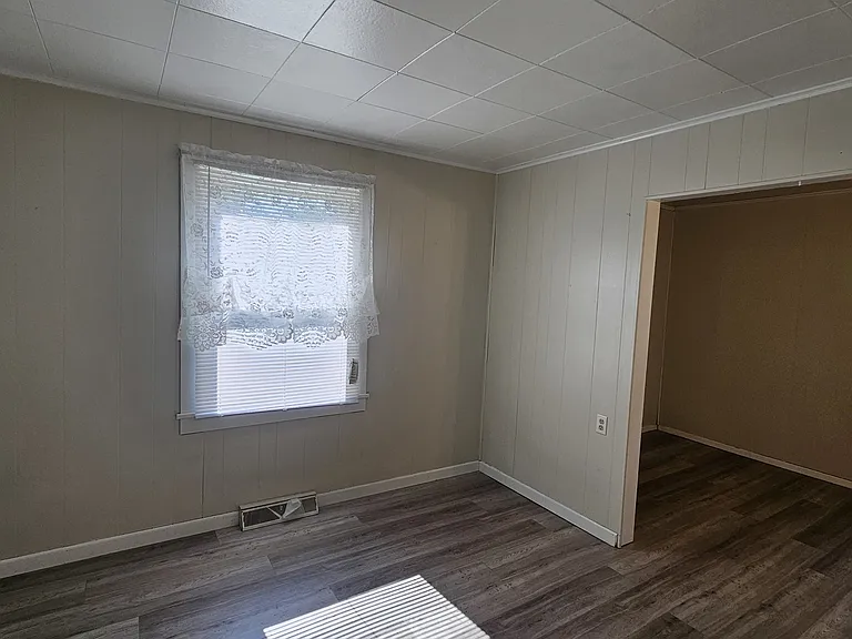 301 N 1st St — Photo 13