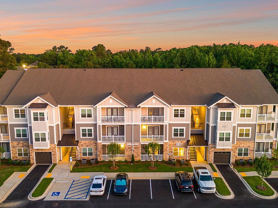 Langley Pointe Apartments | Looking for your New Home?