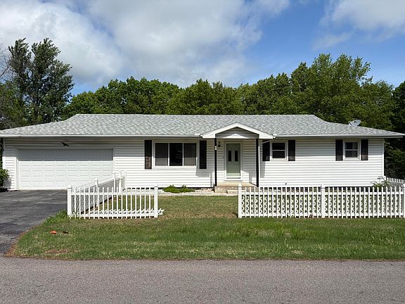 2nd image of 43 Northwoods Drive