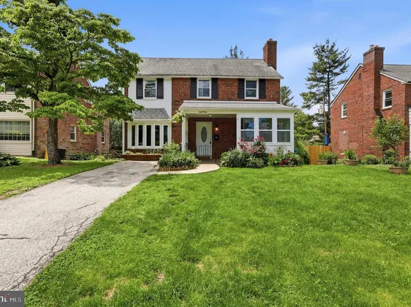 102 Rock Glen Rd, Wynnewood, PA 19096