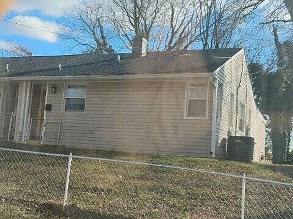 4th image of 7717 Oxman Rd