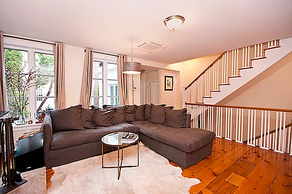 Rented by Leslie J. Garfield | media 102