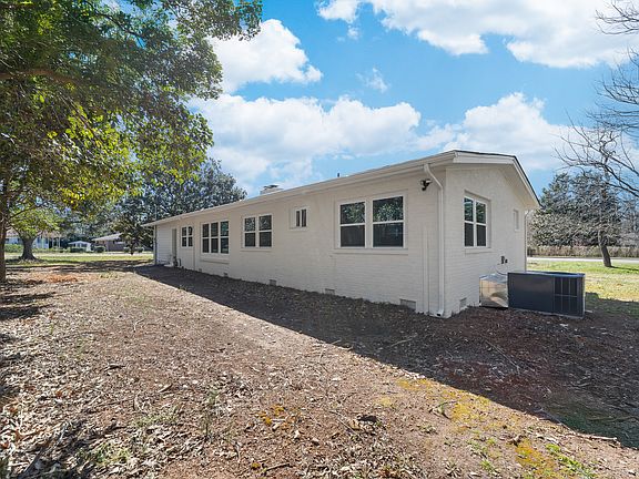 4th image of 2714 Armstrong Park Dr
