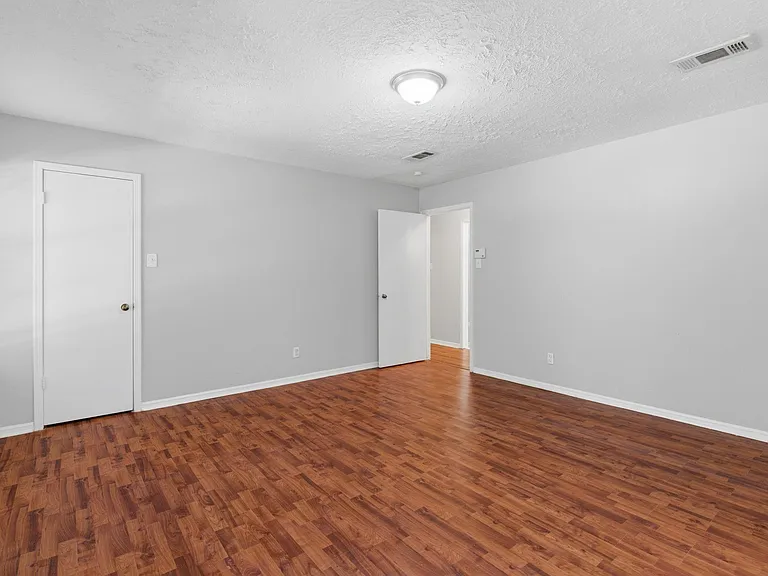 1122 Tigris Ln — Photo 15
