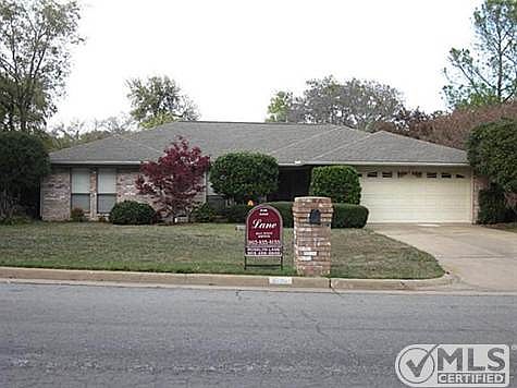 1st image of 506 Leatherwood Ln