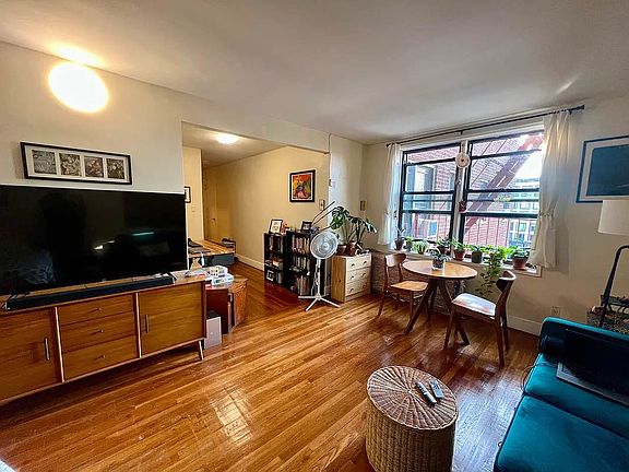 4th image of 270 Clarkson Ave #209