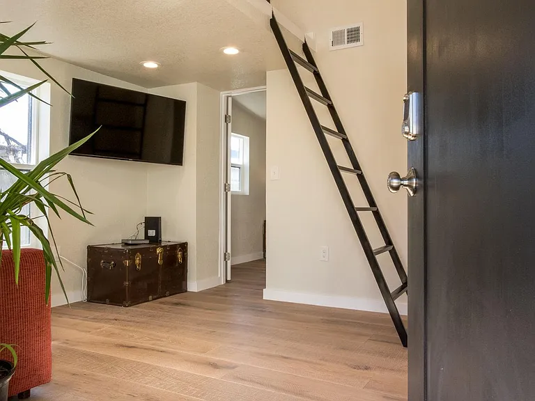3823 Osceola St — Photo 2
