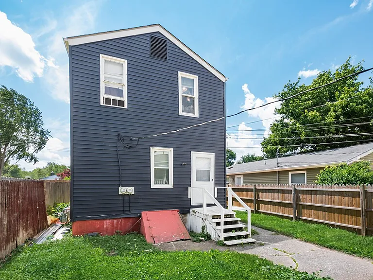 54-56 Benfield Ave — Photo 21