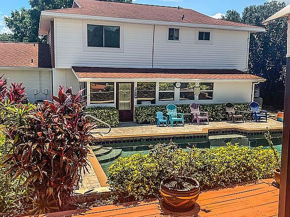 4th image of 621 Palmore Ct