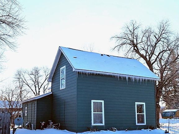 2nd image of 523 2nd St SW