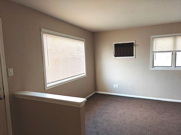 3rd image of 6588 N Waverly St