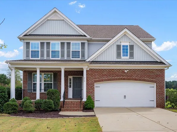 213 Cabot Dr, Holly Springs, NC 27540