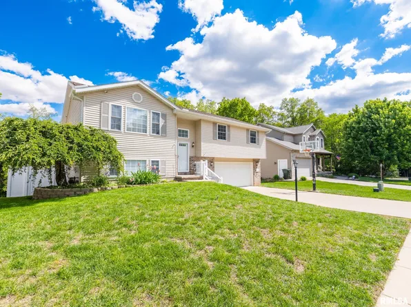111 Patriot Dr, East Peoria, IL 61611
