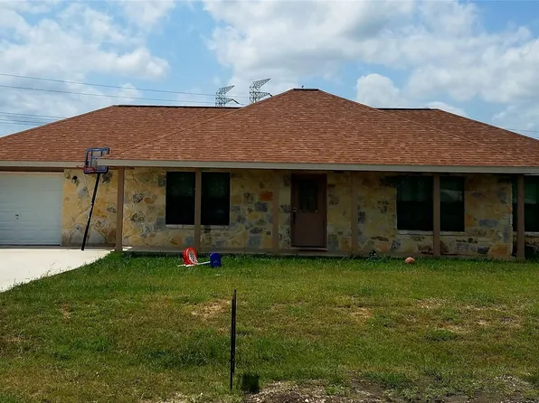 175 Hollys Way, San Marcos, TX 78666