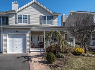 248 Rivendell Ct, Melville, NY 11747