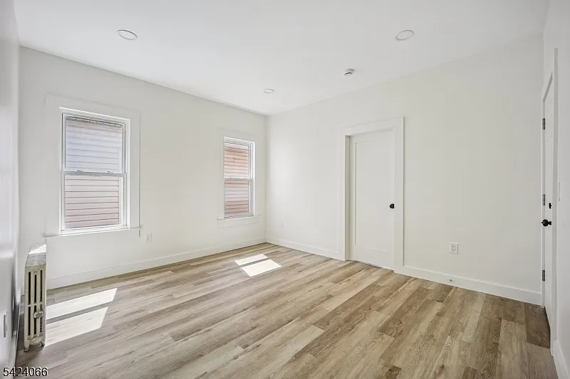 Building Photo - 53 Maolis Ave #2