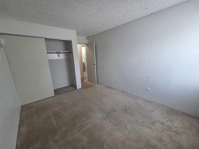 1300 Golden Cir #210 — Photo 4