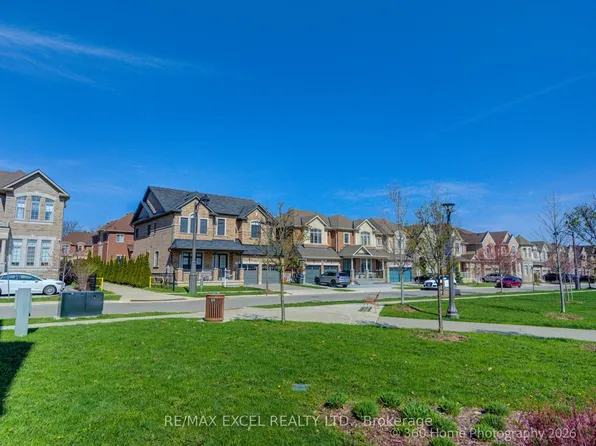 3199 William Rose Way, Oakville, ON L6H 0T3