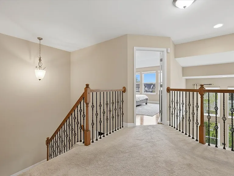 1114 Wales Dr — Photo 8