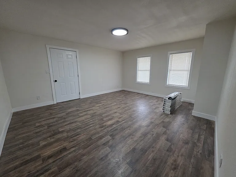 139 Ambrose Ave #A — Photo 11