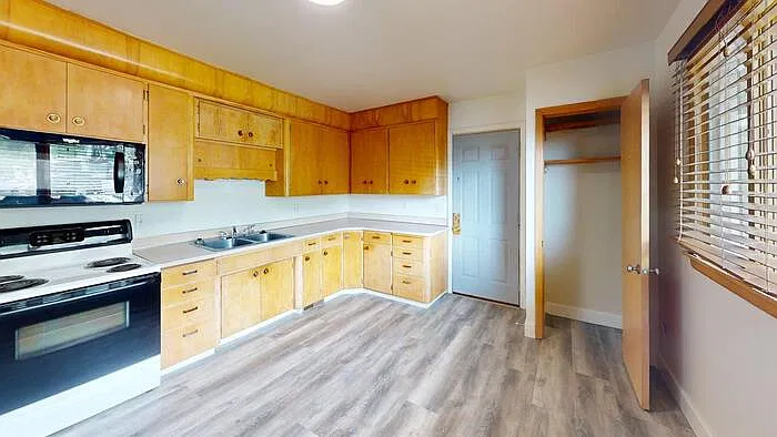 2 bed, 1.0 bath, $1,199 — Photo 2