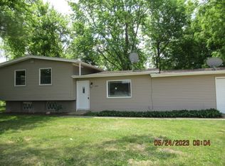 1070 E Summer St, Paxton, IL 60957