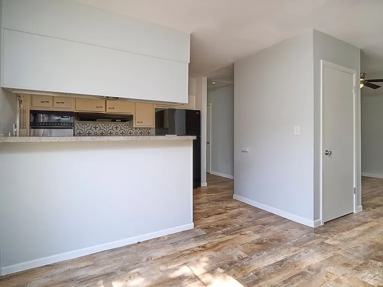 110-122 San Angelo Blvd #118 — Photo 13