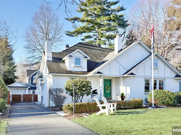 340 Fairway Rd, Ridgewood, NJ 07450