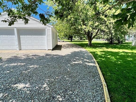 2nd image of 3319 Riverside Dr