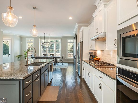 4th image of 12561 Arnold Mill Rd