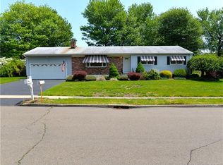 5 Peppermill Dr, West Haven, CT 06516