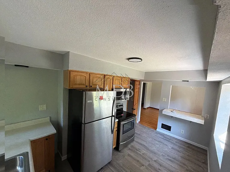4 bed, 1.5 bath, 1222 sqft, $1,900 — Photo 4