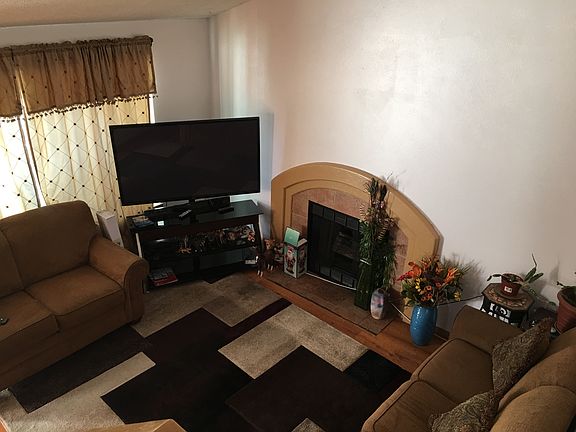 4th image of 15093 Andrews Dr