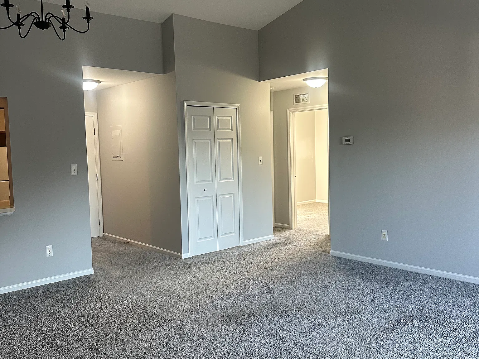 2 bed, $995 — Photo 2