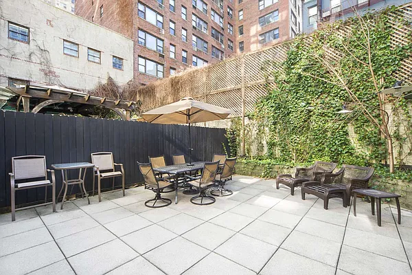 Sold by Compass | media 17